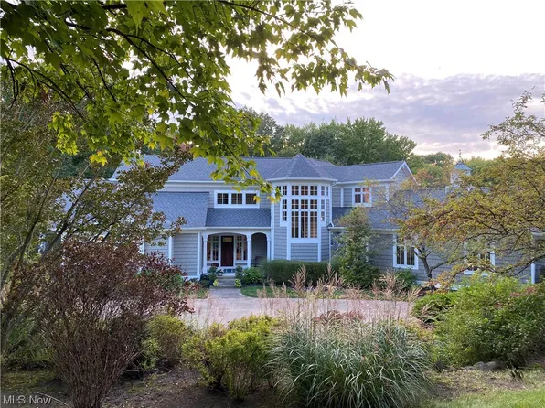 906 Bath Country Dr, Akron, OH 44333