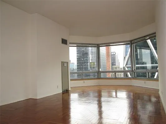 Rented by RELO REDAC INC. | media 3