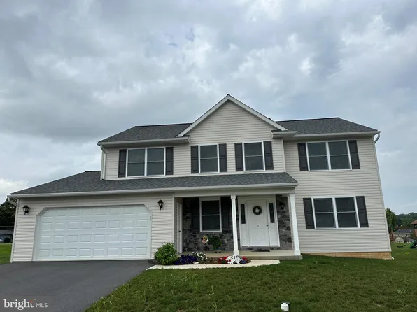 7 Sweetwater Ln, Newmanstown, PA 17073