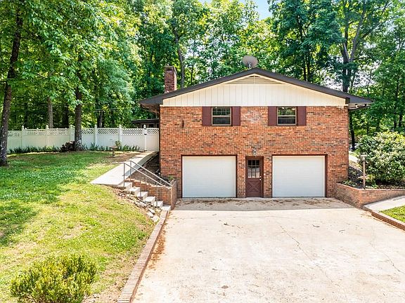3rd image of 3614 Crestwood Dr NW
