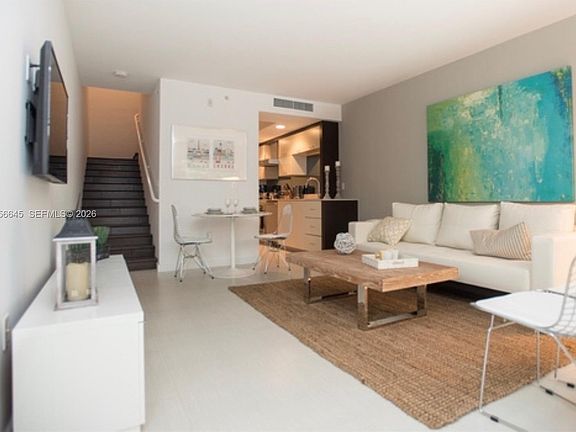 2nd image of 2130 Park Ave APT 6