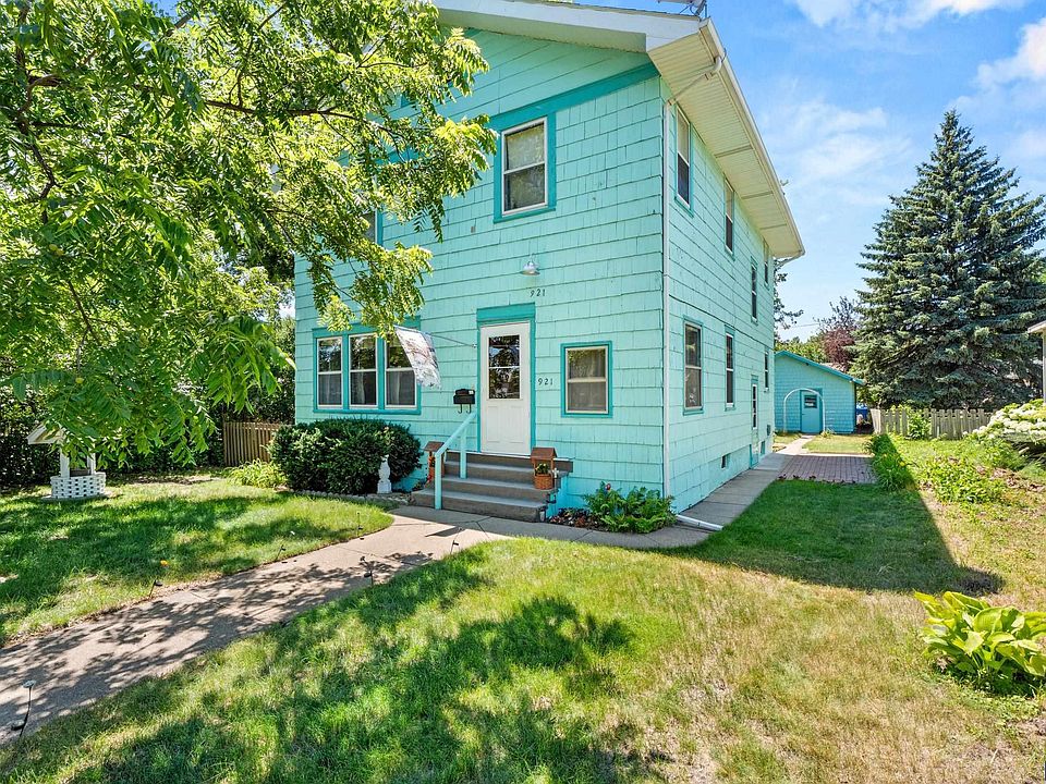 1st image of 921 S Prairie Ave
