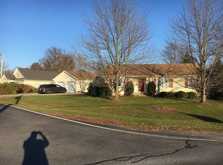 666 Lee Dr, Gettysburg, PA 17325