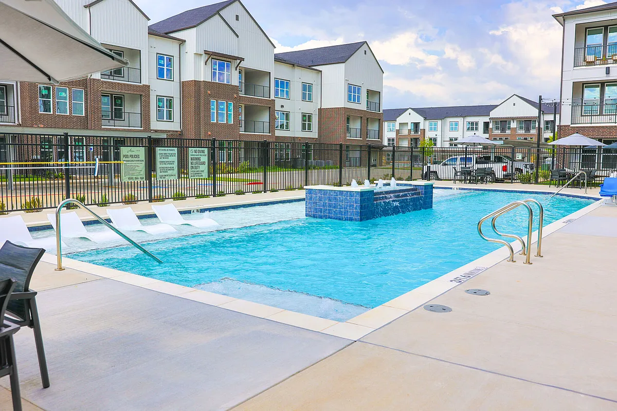 Swimming Pool - Aspire at Sherman