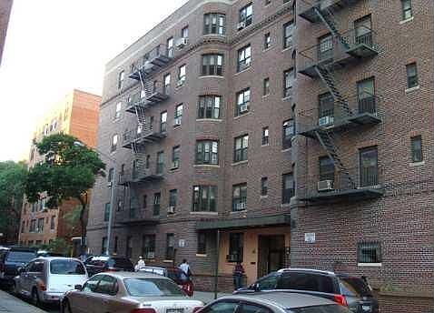 2nd image of 8306 Vietor Ave APT 1C