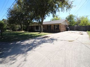 902 Austin St, Sanger, TX 76266