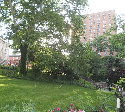 2nd image of 454 W 145th St