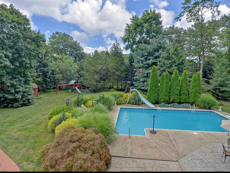 1st image of 536 Fielders Ln