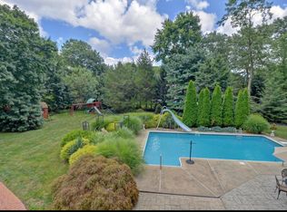 536 Fielders Ln, Toms River, NJ 08755