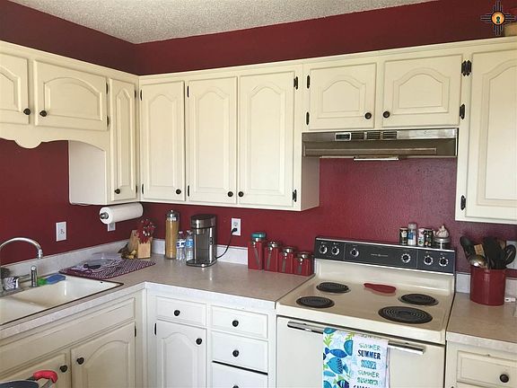 2nd image of 609 E Kiva Dr