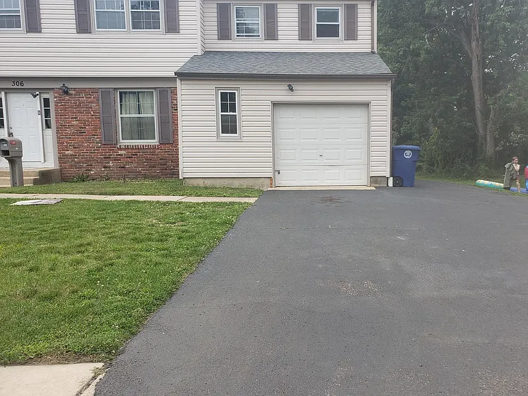 306 Cornell Rd — Photo 4
