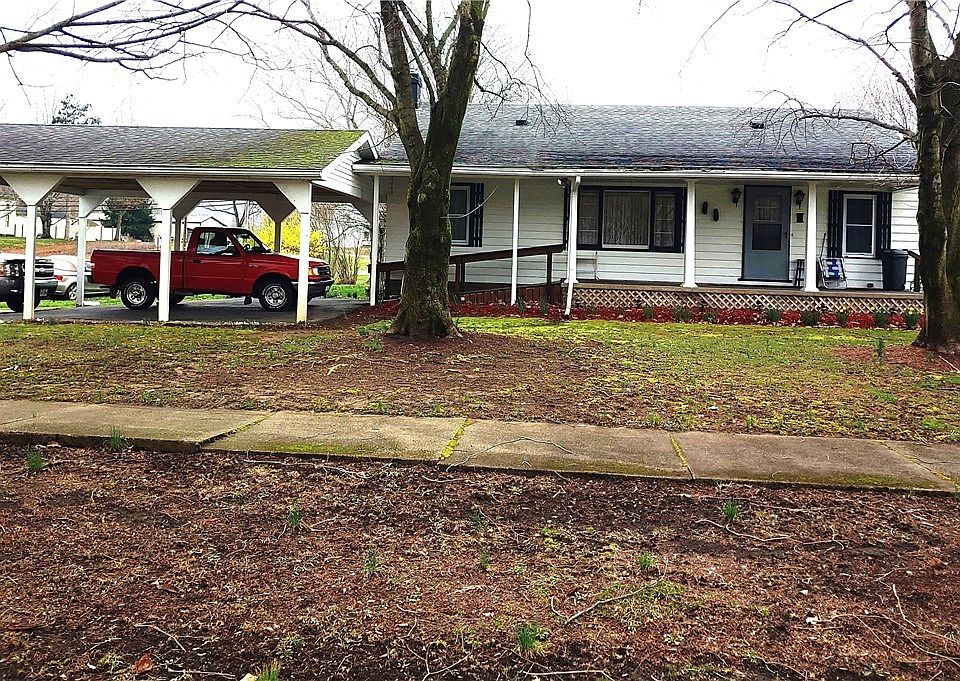 1st image of 410 W Main St