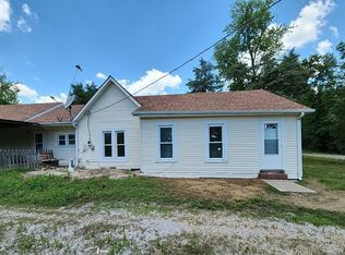 823 Wells Street Rd, Du Quoin, IL 62832