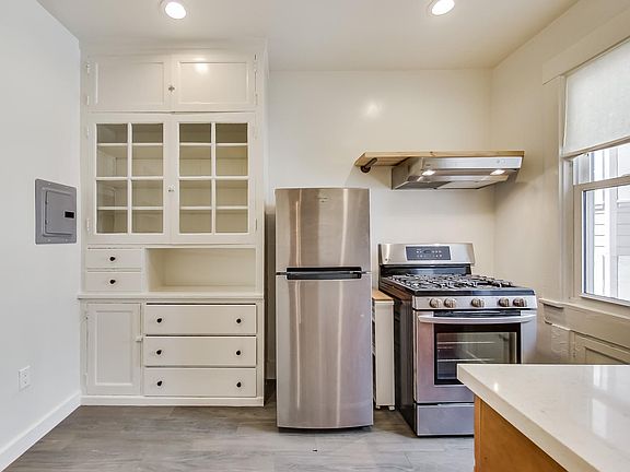 2nd image of 2235 Larkin St APT 11