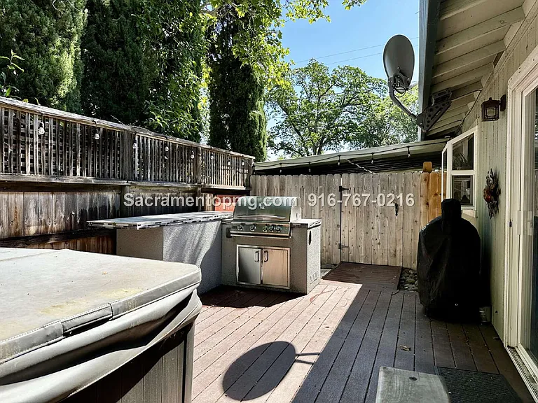 1283 Live Oak Ln — Photo 5