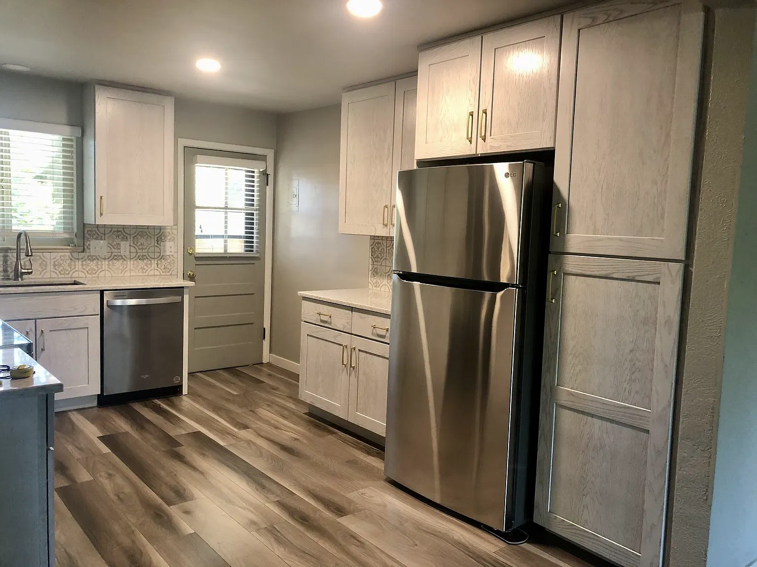 3 bed, 1150 sqft, $2,400 — Photo 3