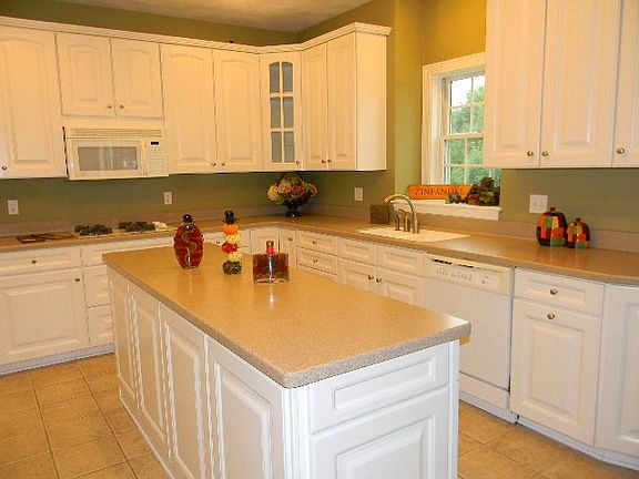 3rd image of 496 Creekview Ln