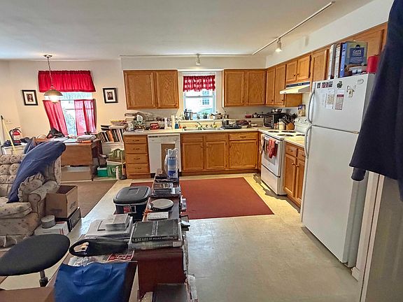 3rd image of 62 Spring Street