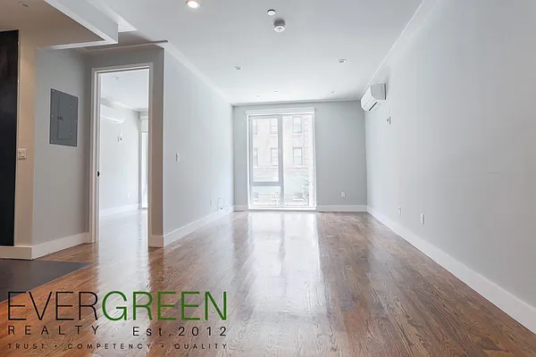 Rented by Evergreen Apartments BK | media 5