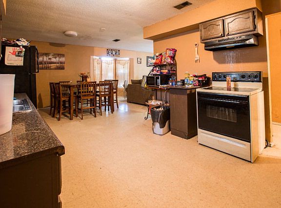 4th image of 2705 Lissner Ave