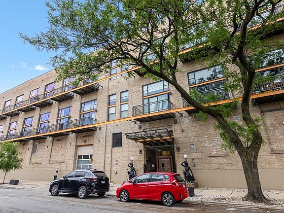 3rd image of 2545 S Dearborn St APT 331