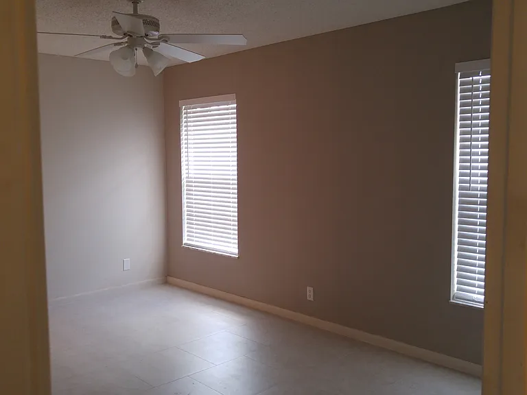 661 Marlboro Oval #B — Photo 10