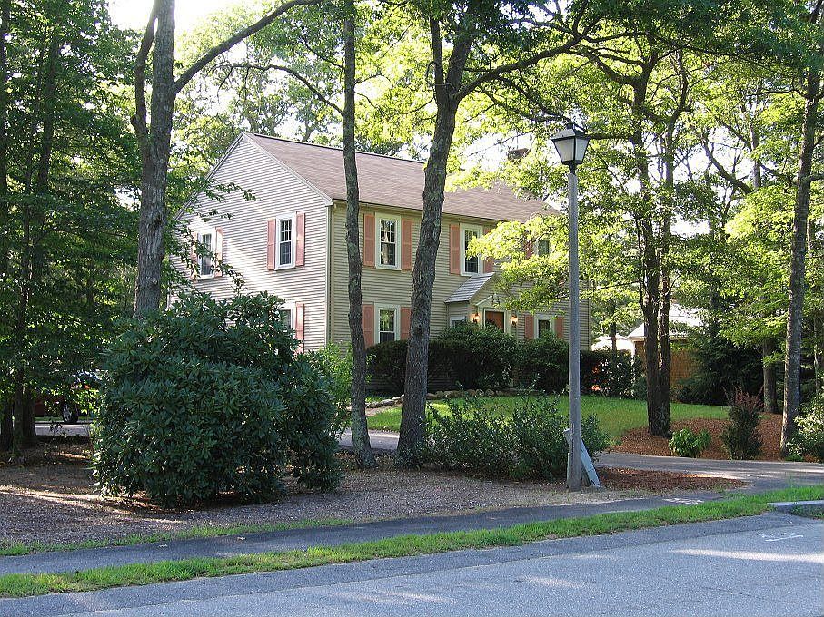 2nd image of 27 Jaye St