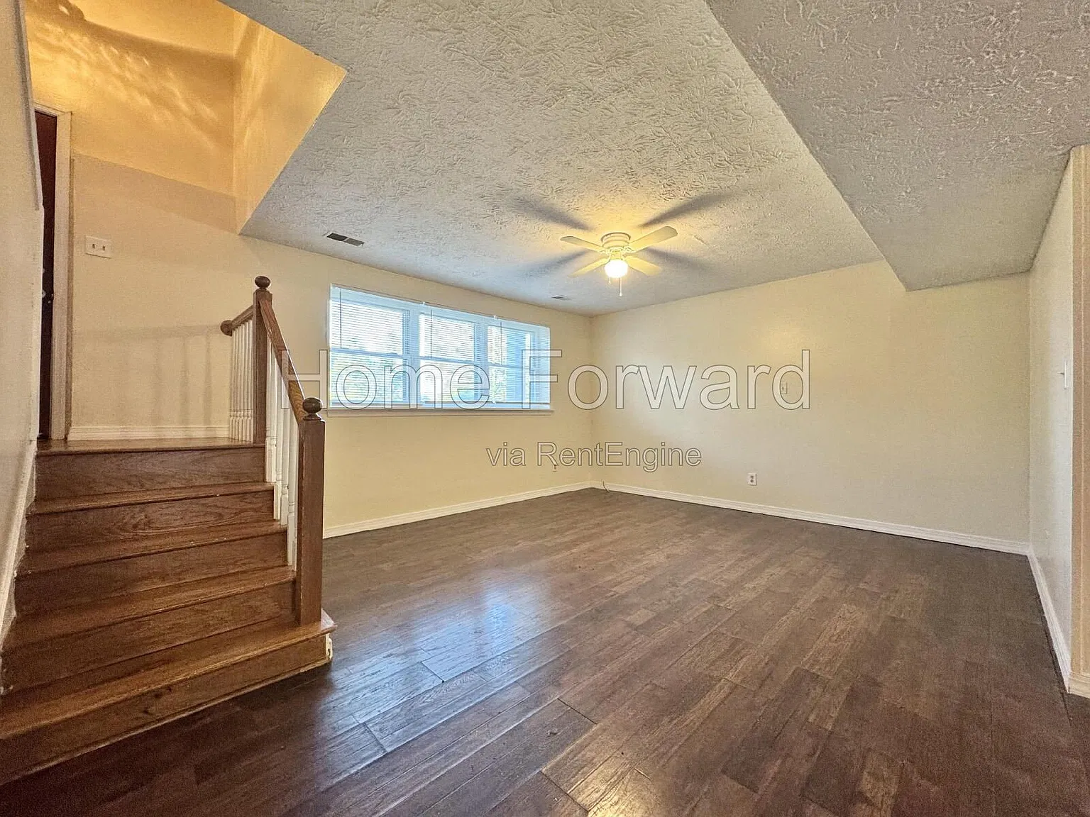 3 bed, 1.0 bath, 1408 sqft, $1,295 — Photo 4