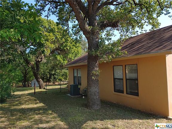 4th image of 801 W Avenue C