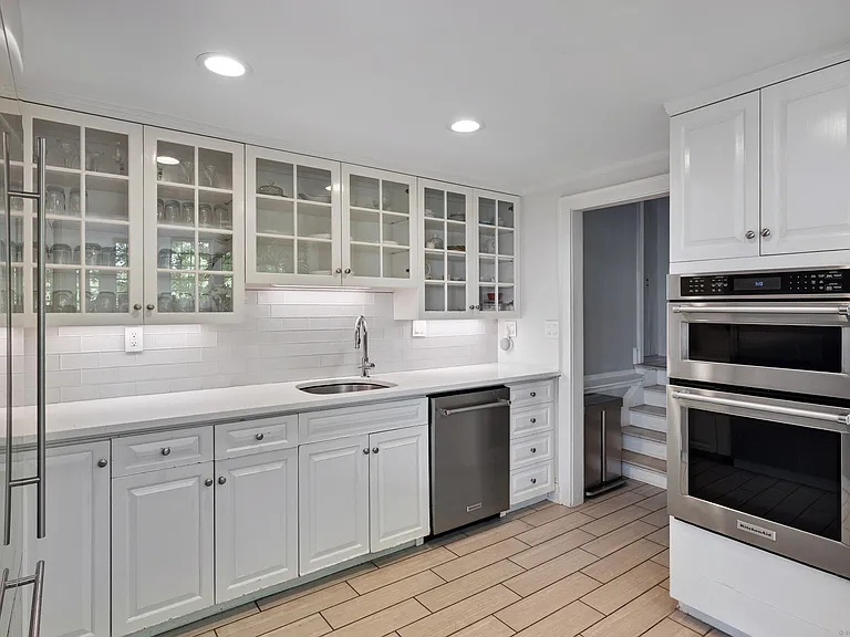 467 Laurel Rd — Photo 11
