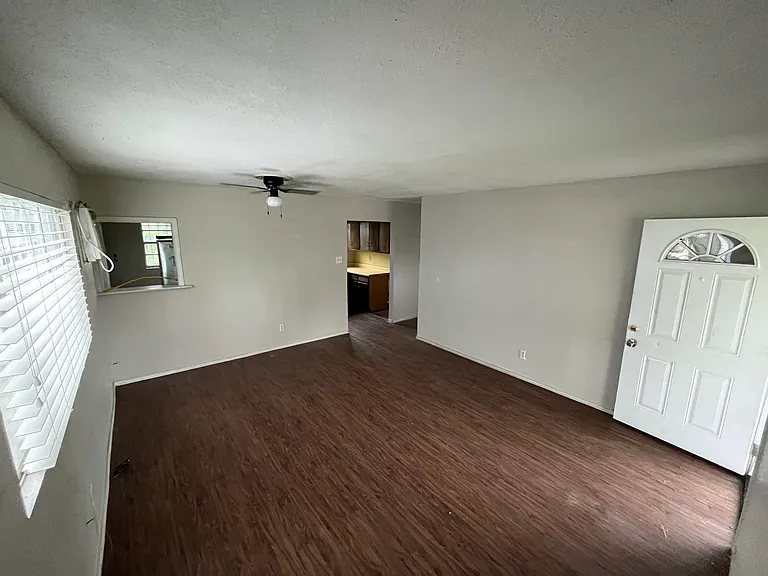 3017 General Marshall St — Photo 1