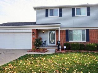 14016 Levan Rd, Livonia, MI 48154