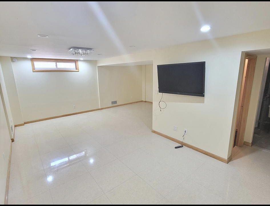 1st image of 22400 59th Ave #1