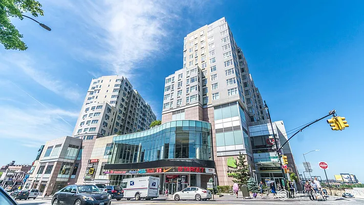 Sold by Silverstone Group USA Corp. | media 79