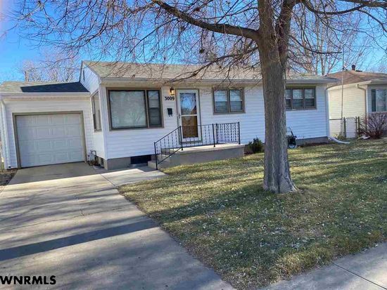 3009 Avenue F Scottsbluff Ne 69361 Zillow