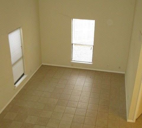 4th image of 8208 Hood Cir #A