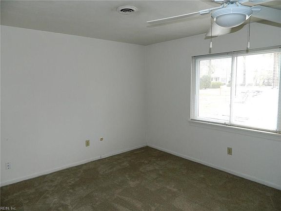 5th image of 147 Frank Dr