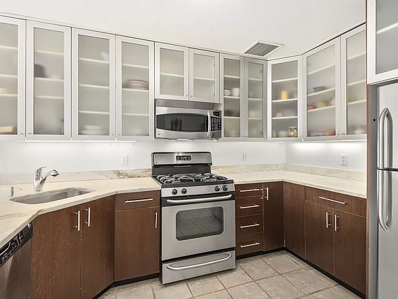 5th image of 2002 5th Ave APT 5C