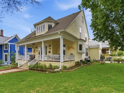 821 Larkin Ave, Elgin, IL, 60123