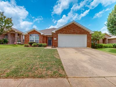 2024 Castleview Dr, Fort Worth, TX, 76120