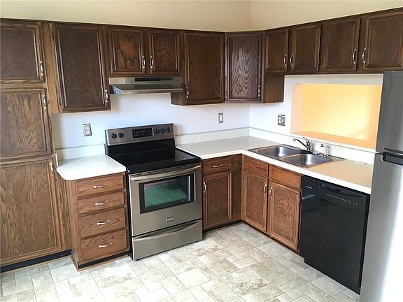 2nd image of 1164 Killington Arch