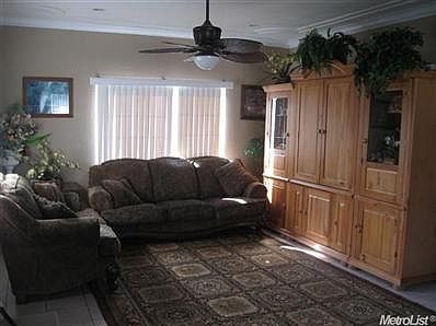 3rd image of 515 E Lodi Ave