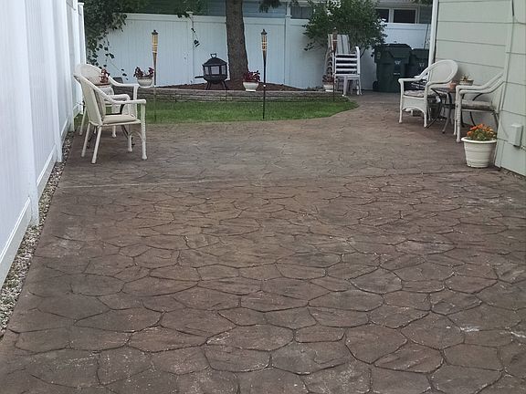 3rd image of 15 Chateau Ct