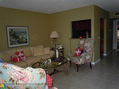 2nd image of 1011 Harwood #C