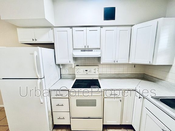 5th image of 115 7th Ave N APT 9