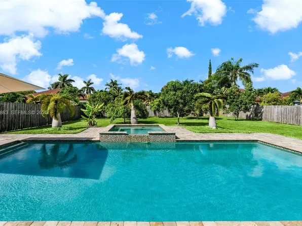 17080 SW 92nd Ct, Palmetto Bay, FL 33157