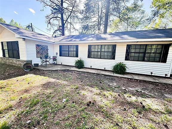 2nd image of 638 Bay City Rd