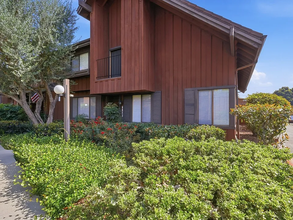 2074 Mount Shasta Dr