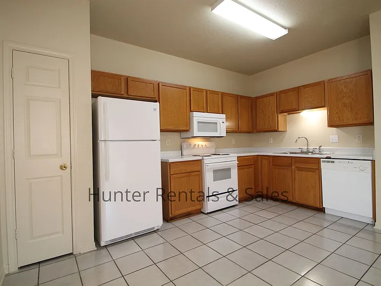 5203B Daybreak Dr — Photo 8