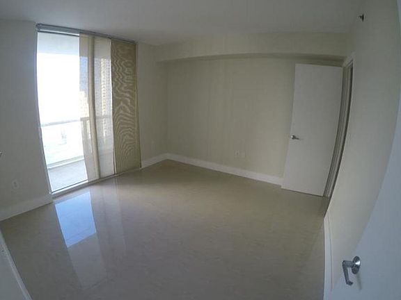 4th image of 50 Biscayne Blvd #1812